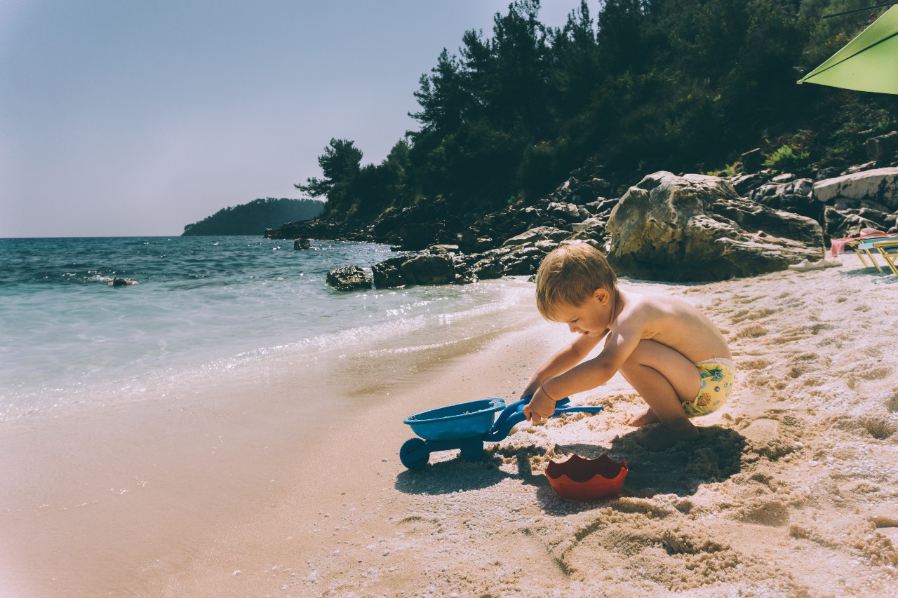 Gescheiden en op vakantie met kinderen. Kan dat zomaar?